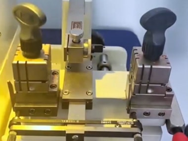 Máquina copiadora de chaves Q28 para chaves de qualquer comprimento.